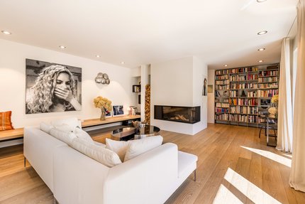 Das Objekt begeistert durch eine perfekte Symbiose aus Coolness und Behaglichkeit