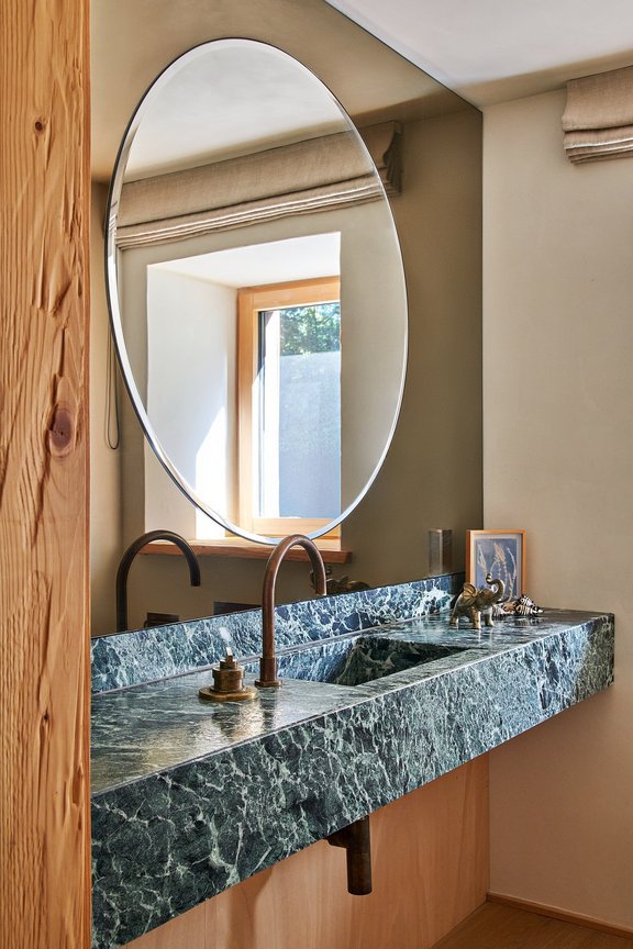 High class bathroom design