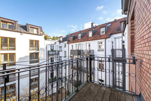 Balcony to the quiet inner courtyard
