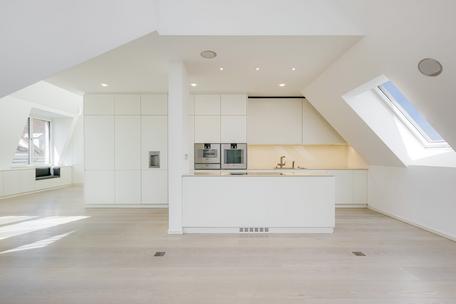 Isarnähe: Atemberaubende Dachgeschoss-Maisonette mit 4 Zimmern und Terrasse