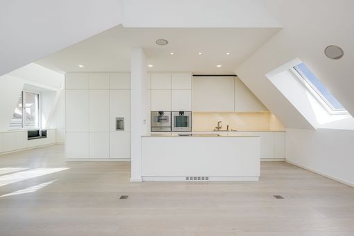 Objektvideo ansehen: Isarnähe: Atemberaubende Dachgeschoss-Maisonette mit 4 Zimmern und Terrasse