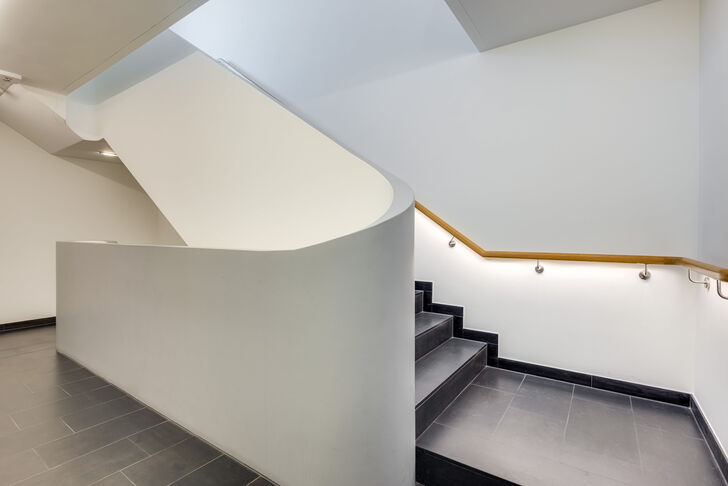 Minimalistisches Treppenhaus