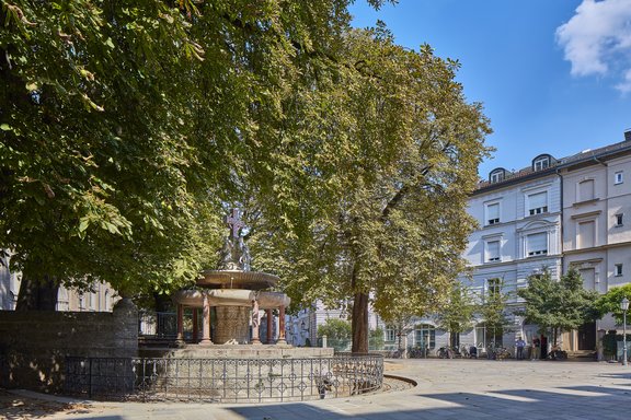 Lehel - St. Anna Square