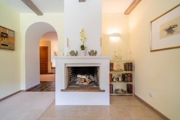 Offener Kamin im Esszimmer