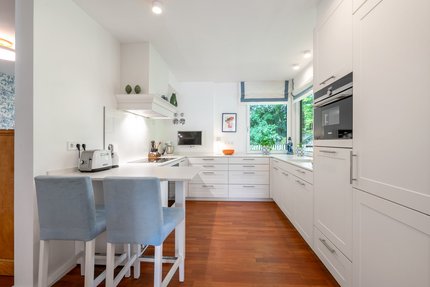 Markenküche mit Dining Bar