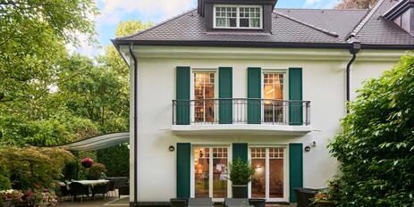 Kaffeemühlen-Ensemble: Stillvolle Haushälfte mit ruhigem Garten in Alt-Solln