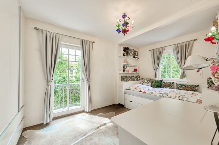 Kinderzimmer mit Balkon