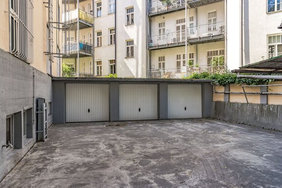 Einzelgaragen im Hof