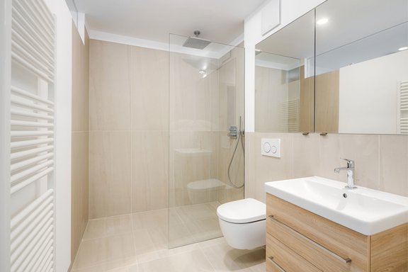 Stilvoll ausgestattete Appartement-Bäder