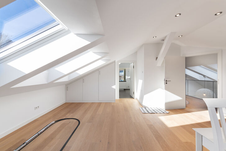 Lichterfülltes Dachstudio
