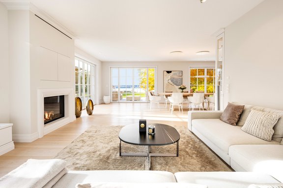 Cozy ambience with fireplace