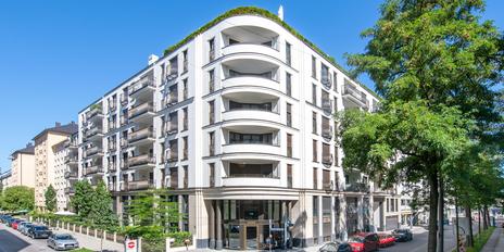 Classic elegance at "Ludwig": a 3-bedroom luxury residence with an elevator landing, a terrace, and four parking spaces