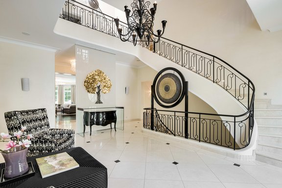 Hotel-style foyer