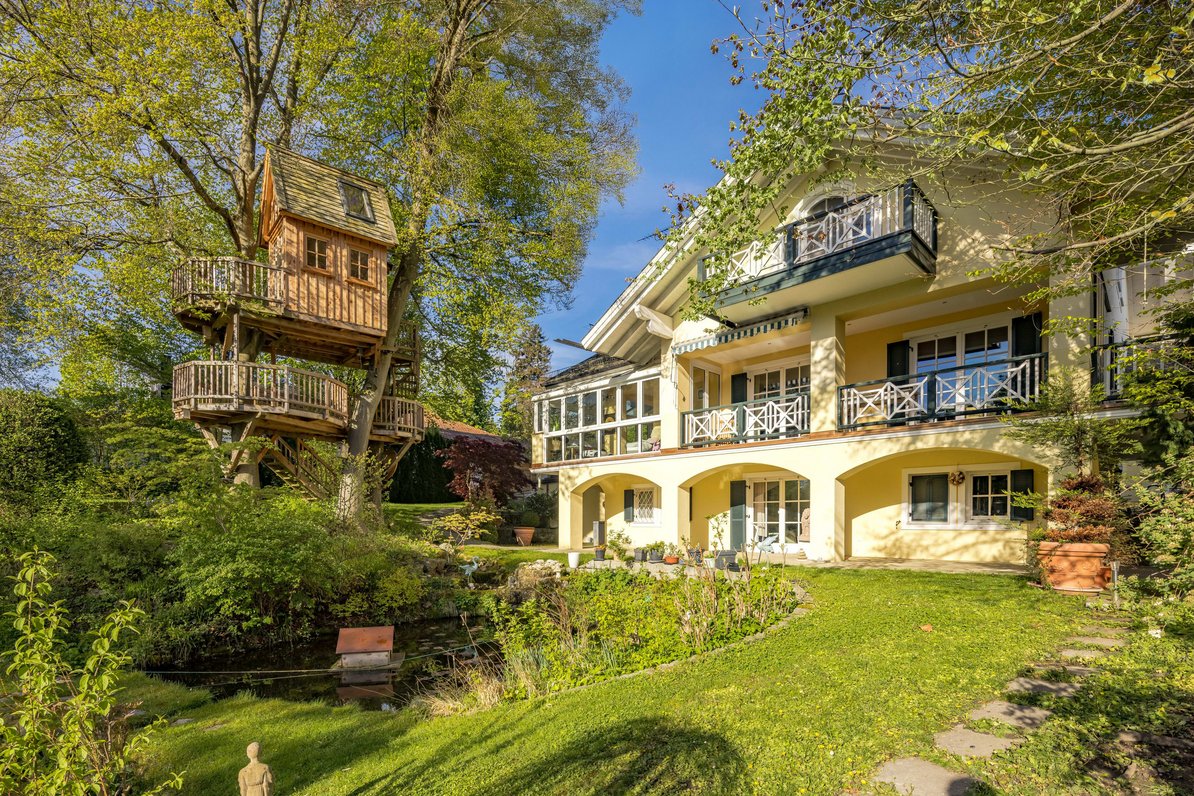 Baumhaus mit Yoga-Deck