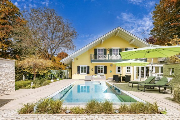 2022 erneuerter Poolbereich