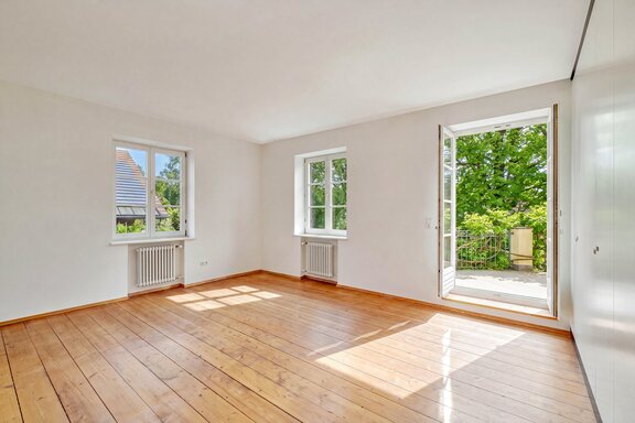 Bedroom with a terrace