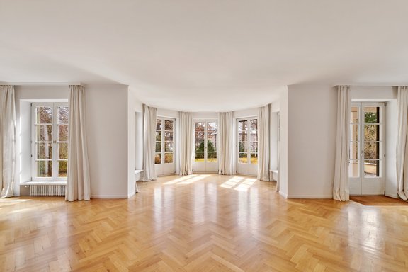 Stylish reception rooms