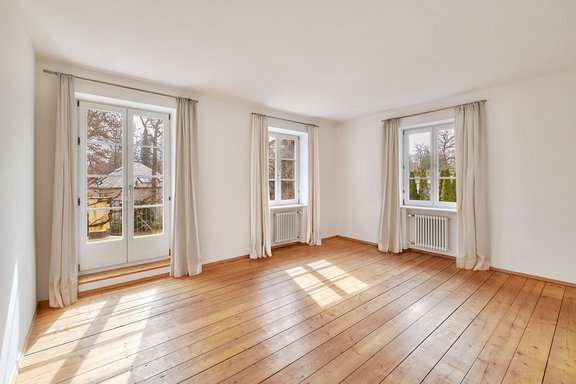 Four rooms on the upper floor