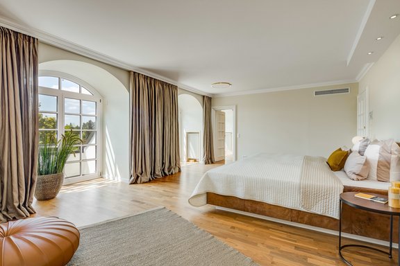 Masterbedroom mit schönem Ausblick