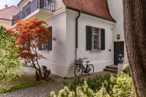 Romantischer Vorgarten