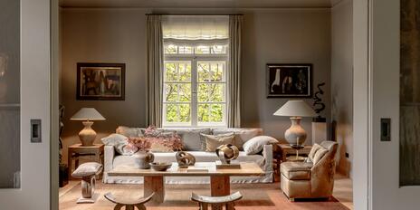 Künstlerisches Meisterwerk: Historische Villa mit exquisitem Interiordesign und Garten-Idyll