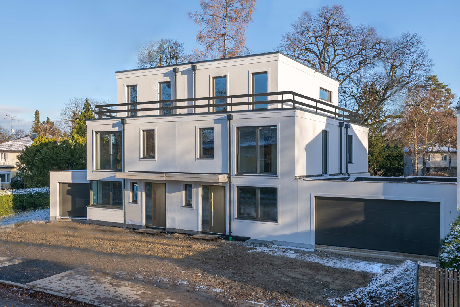 Neubau mit Bauhaus-Ästhetik
