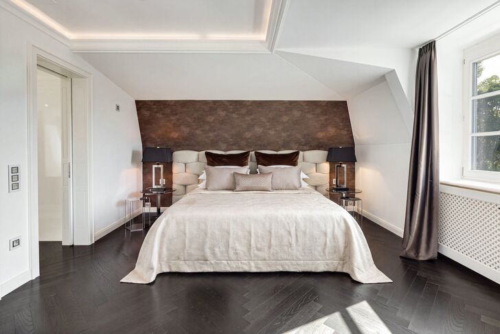 Master-Bedroom mit Ankleide und Bad en-Suite