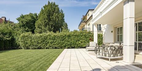 À la française: Elegant-luxuriöse Familien-Villa mit Spa im feinsten Herzogpark