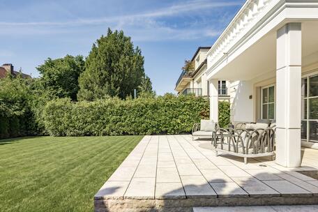 À la française: An elegant, luxurious family villa with a spa in the exquisite Herzogpark