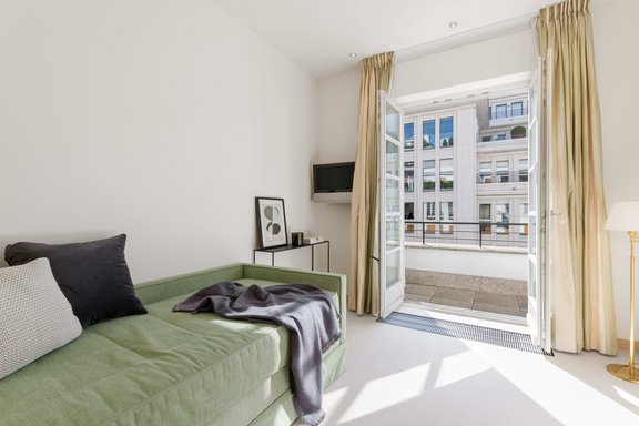 Schlafzimmer mit Balkon