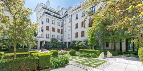 Lenbach-Gärten: Exquisites Stadtdomizil über 312 m² mit separater 2-Zimmer-Gästewohnung