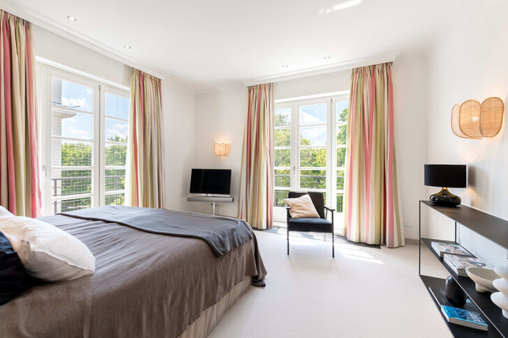 Mastersuite mit Blick ins Grüne
