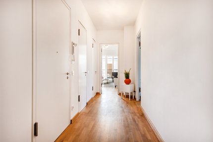 Geräumiger Flur mit Stellmöglichkeiten