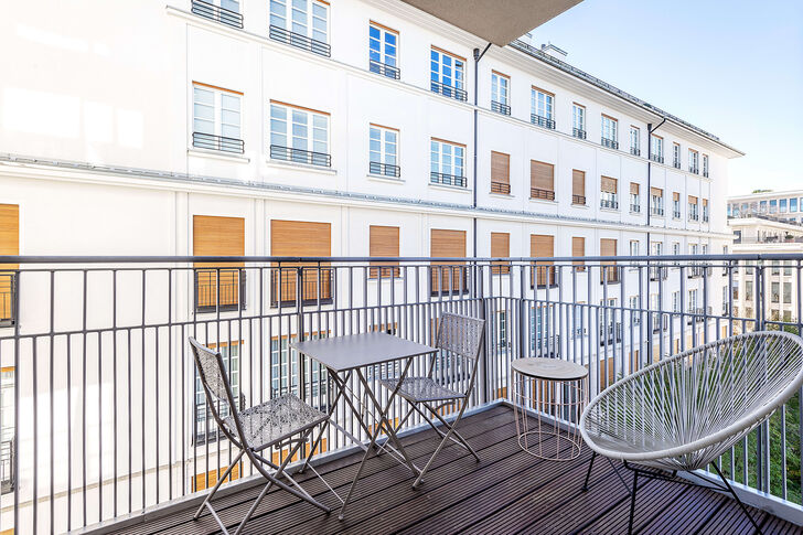 Südwest-Loggia mit Holzbelag
