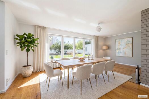 Living/Dining Area (virtually furnished)