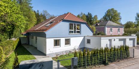 Light, fresh air, and a cozy atmosphere: a family-friendly townhouse with a rooftop terrace and garden