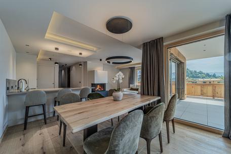 Light, space and alpine elegance - stylish living above the rooftops of Brixen