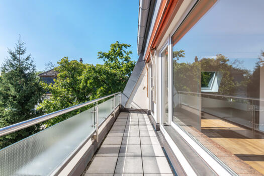 Terrasse mit Blick ins Grüne