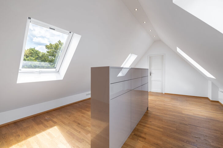 Lichterfülltes Schlafzimmer