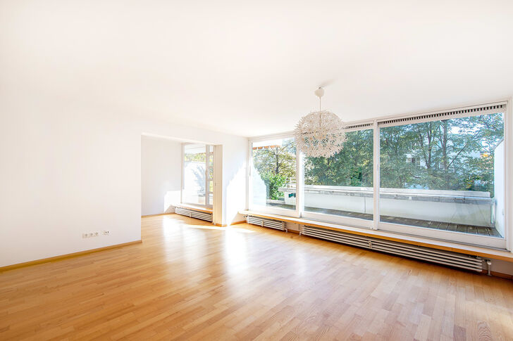 Lichterfülltes Wohnzimmer