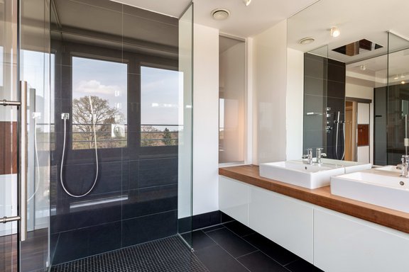 Modern bathroom