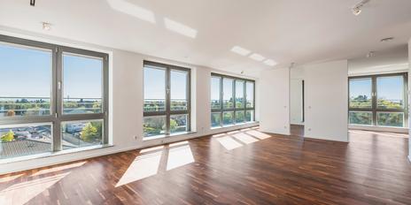 Lichtdurchflutete 3-Zimmer-Wohnung mit Penthouse-Flair und Alpenblick