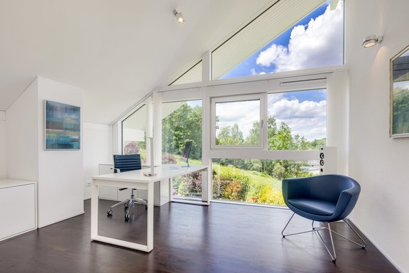 Arbeits- oder Kinderzimmer