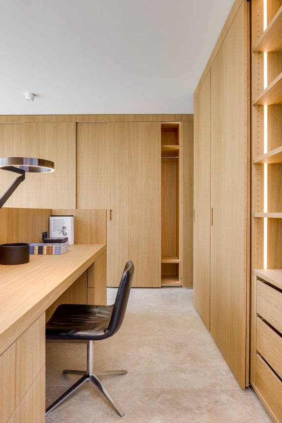 Arbeitsbereich mit Maßeinbauten