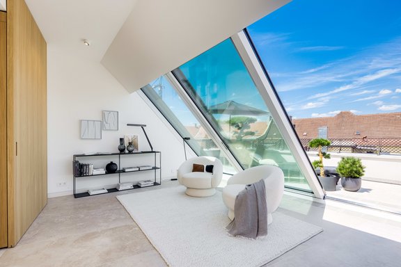 Leseecke mit geöffneter Terrassentüre