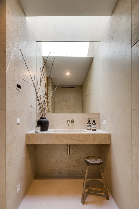 Gäste-WC mit Oberlicht