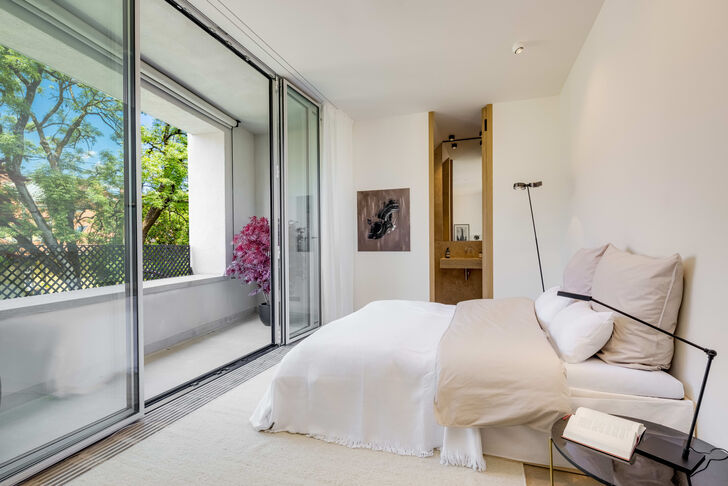 Zweites Schlafzimmer mit West-Loggia