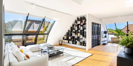 Lichtdurchflutetes Luxus-Penthouse mit uneinsehbarem Roofgarden