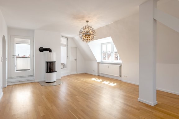 Wohnzimmer mit Kamin