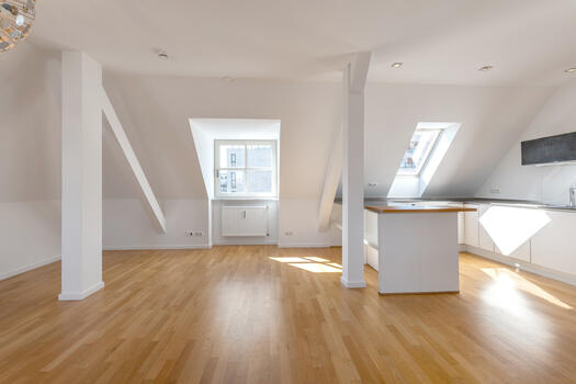Light-filled cooking/dining area